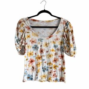 Anthropologie floral Puff Sleeve Tee Size Medium